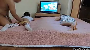 play मैं अपनी बहन के घर रहने के लिए रुका था लेकिन मेरी भतीजी बहुत सुंदर और मासूम है, जब मेरी बहन आराम कर रही थी तो मैंने उसका फायदा उठाया