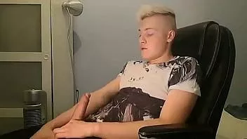 Riproduci Mi costringo per 30 minuti e poi ho l'orgasmo di tutto il corpo