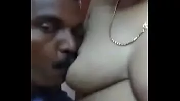 play Soția tamilă își suge hainele și sânii partea 1