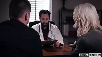 play Un docteur baise une milf aux gros seins pour l'imprégner