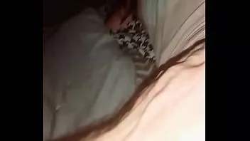 Redare Mănânc păsărica aia delicioasă a lui Elizabeth, de 25 de ani, apoi o trag cu penisul meu lung și gros