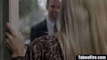 Oynat Sarışın milf ev hanımı kocasını aldatıyor