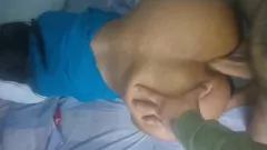 चलाएँ एक बड़े गोल गधे के साथ लैटिना गुदा देवी