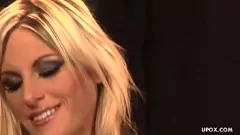Jouer Festival de baise passionnée toute la nuit de la blonde sensuelle Evie Delatosso