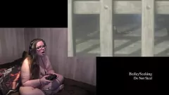 play Обнаженная жительница зла 3 Gamer Girl снимается вниз для части 6