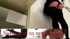 Jouer Exposition publique : strip-tease risqué d'une femme amateur au bureau - Compilation 2