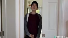 Jouer La séduisante MILF infidèle Nicolette Shea avec de gros seins et une grosse bite Jordi El Nino Polla dans une baise hardcore sous la douche