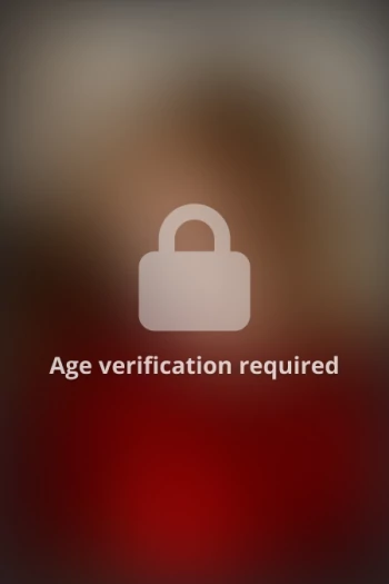 अभिनेता Romi Rain